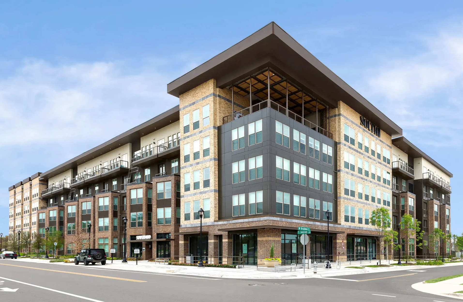 south 400 exterior